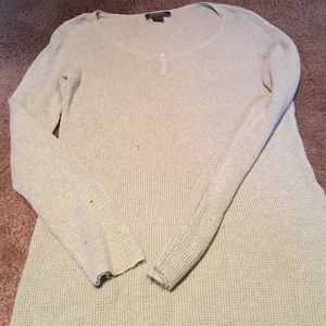COPY - Eddie Bauer green Henley sweater has snag …